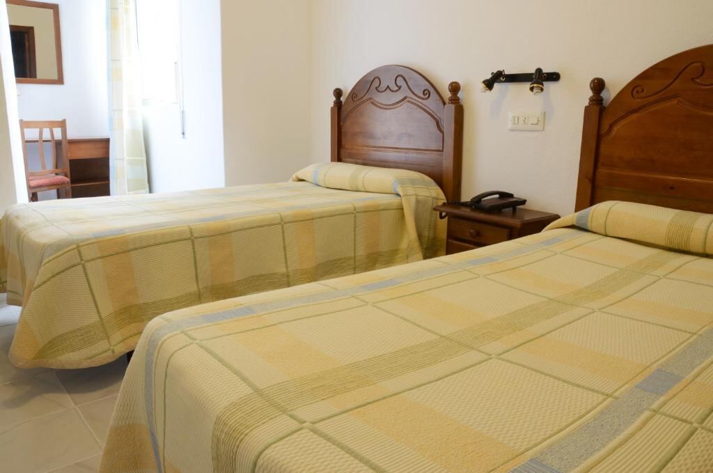 Triple Room at Hotel El Coloso, Jerez de la Frontera